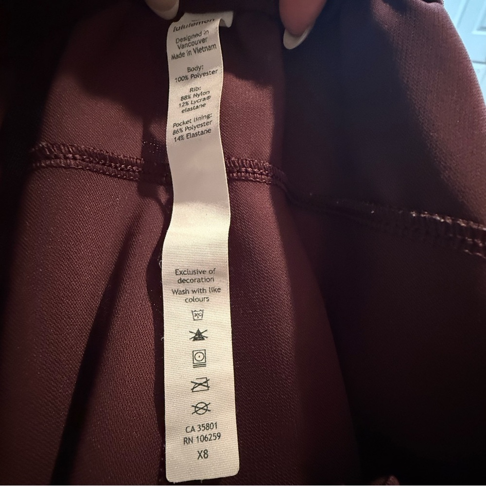 Lululemon On the Fly Jogger Pant *Woven Cassis Size 4 Small EUC Lounge wear - Picture 10 of 10